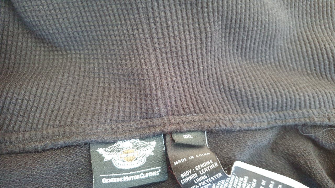 Gilets: Ärmelloses Hoodie mit Zip – D'occasion à Naters par Mario79 3