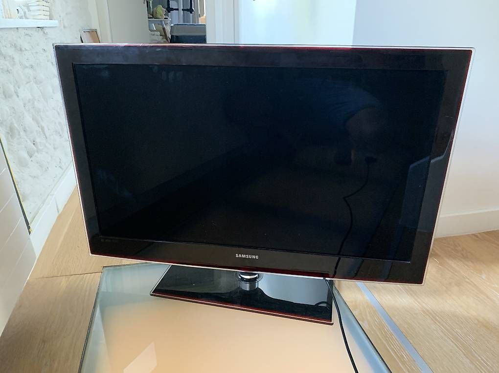 Televisori: TV Samsung  – Usato da Genève venduto da to_sch