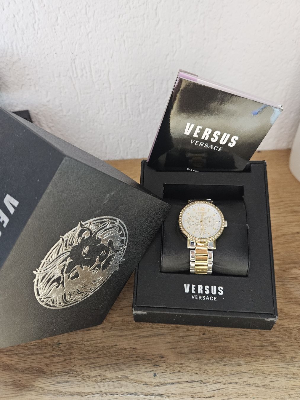Versace Uhren: Versus Versace Uhr 37mm mit Box  – Gebraucht aus Flamatt von pie_f9zm 7