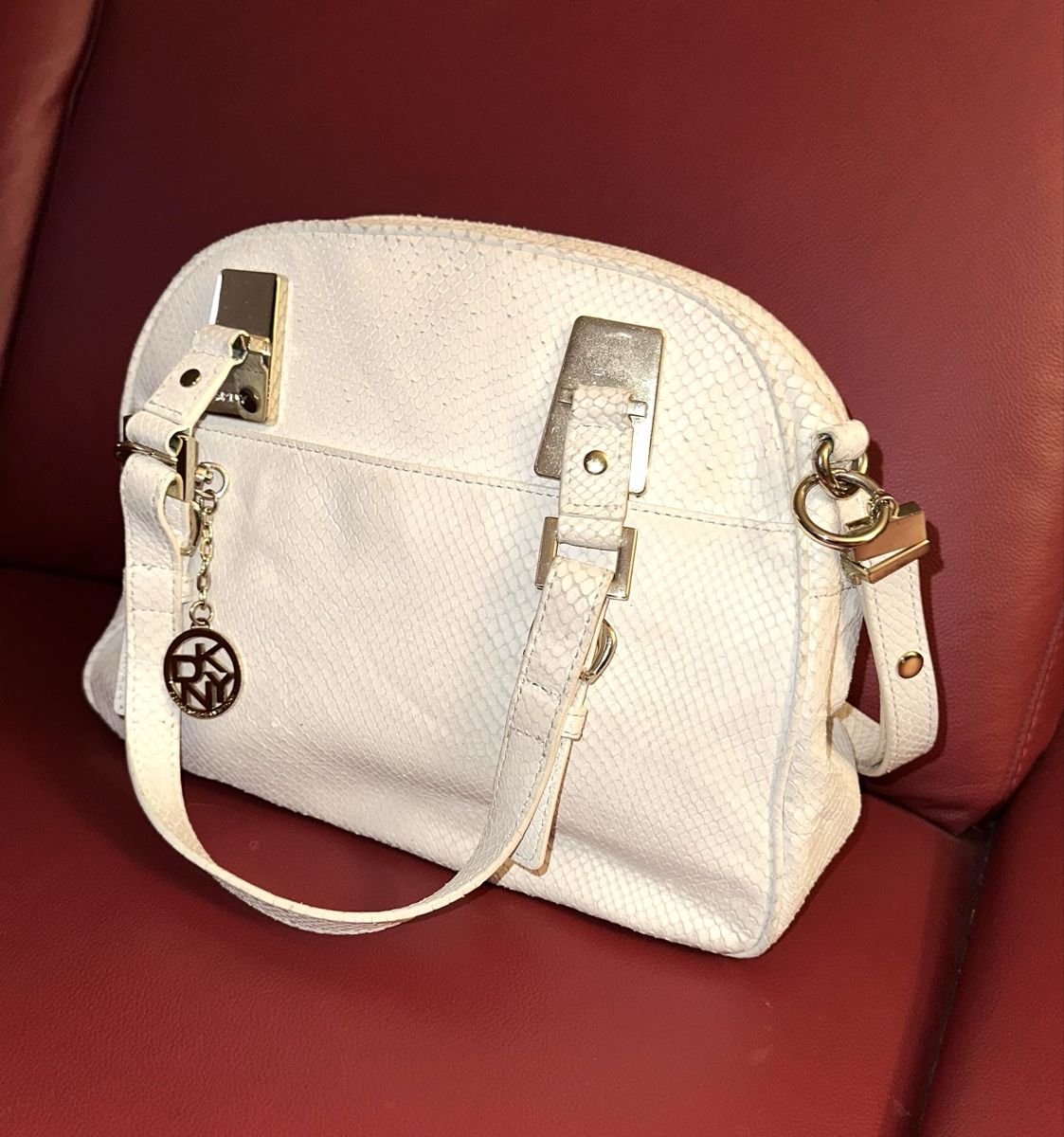 DKNY Borse da donna: DKNY TASCHE LEDER neuwertig – Usato da Unteraegeri venduto da MH203 5