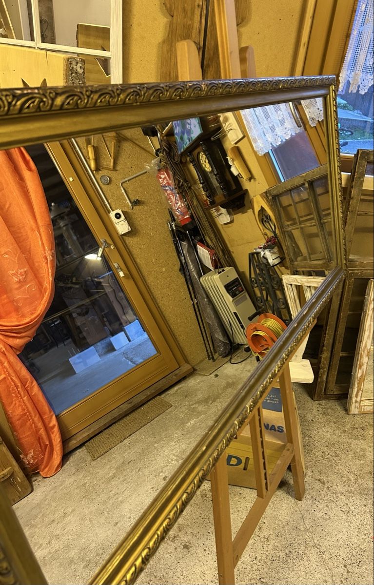 Specchi: Im Angebot ein wunderschöner Spiegel – Usato da Gwatt (Thun) venduto da ate_6ng8 4