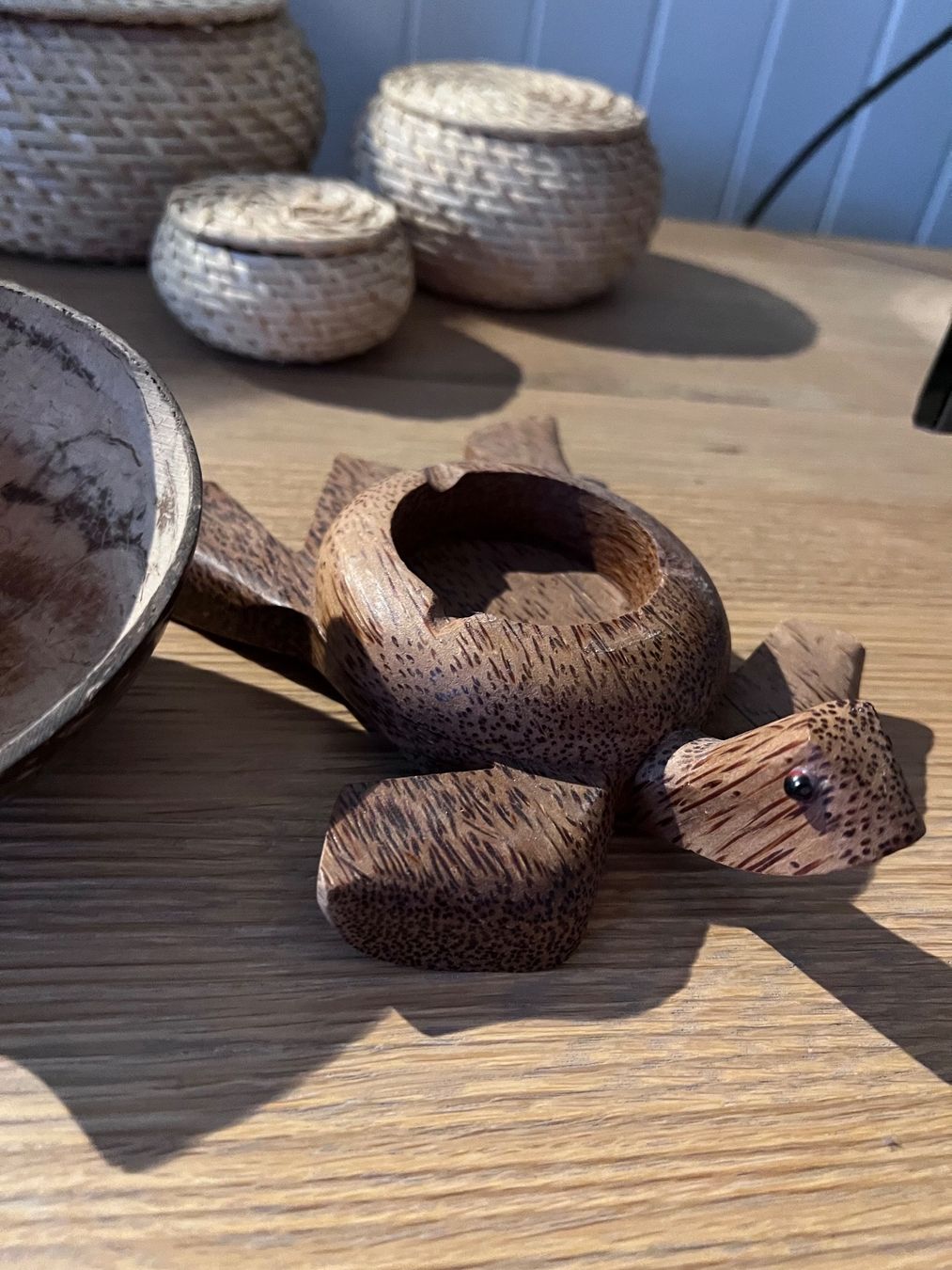Portacenere: Cendrier en bois de Guadeloupe – Nuovo e nell'imballaggio originale da Charmey (Gruyère) venduto da ya_12 3