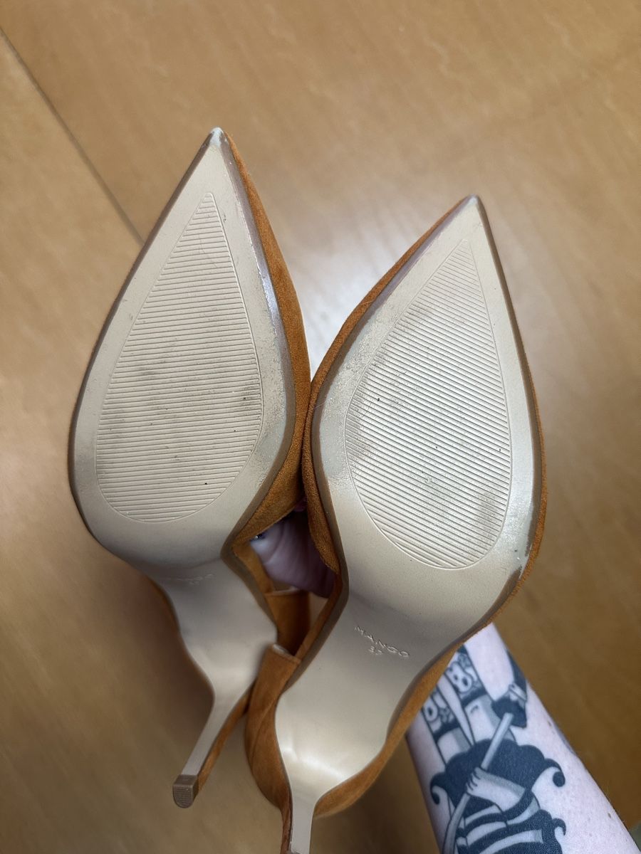 Mango Damenschuhe: Escarpins Mango Velours orange – Gebraucht aus Corgémont von Chloesellsthings 1