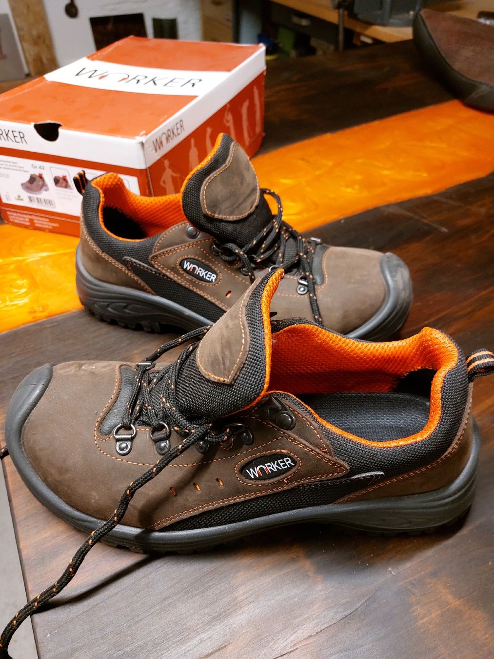 Scarpe da uomo: Neue Arbetsschuhe S3 Worker Gr. 42 – Nuovo (secondo la descrizione) da Willisau venduto da Pzm81