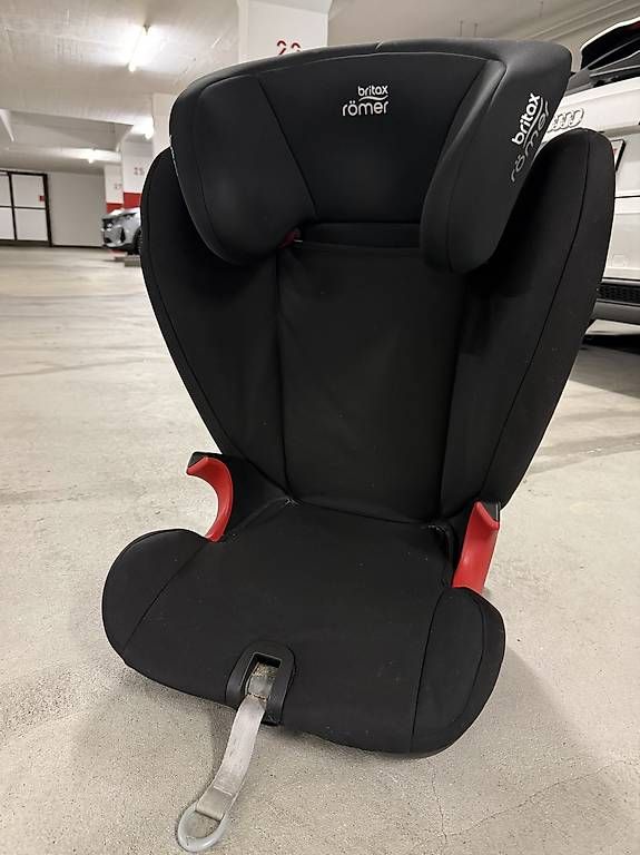 Seggiolini per auto: Britax Römer Kidfix (Isofix) Autositz – Usato da Stansstad venduto da mel_t67r