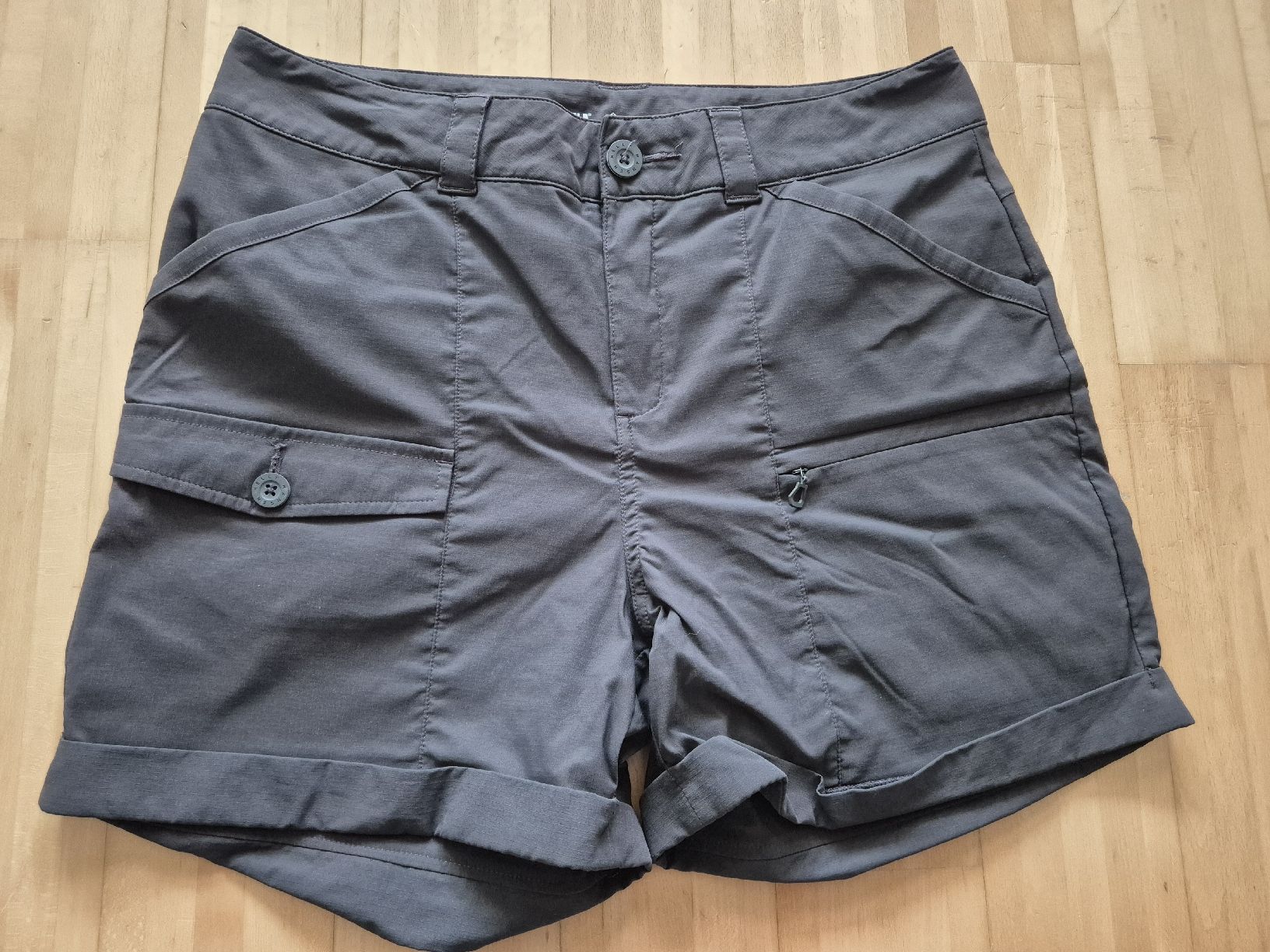 Helly Hansen Pantalons: Helly Hansen Shorts Damen Gr L – D'occasion à Oberdiessbach par Finland1977