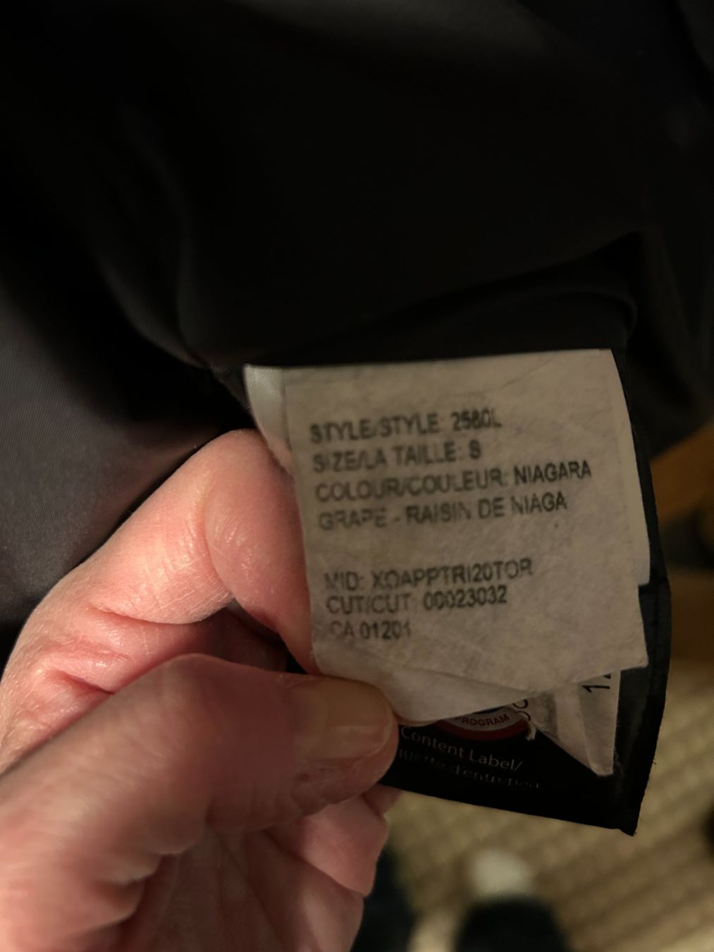 Canada Goose Cappotti: Canada Goose Winterparka Damen Grösse SP – Usato da Bern venduto da ewi21 7