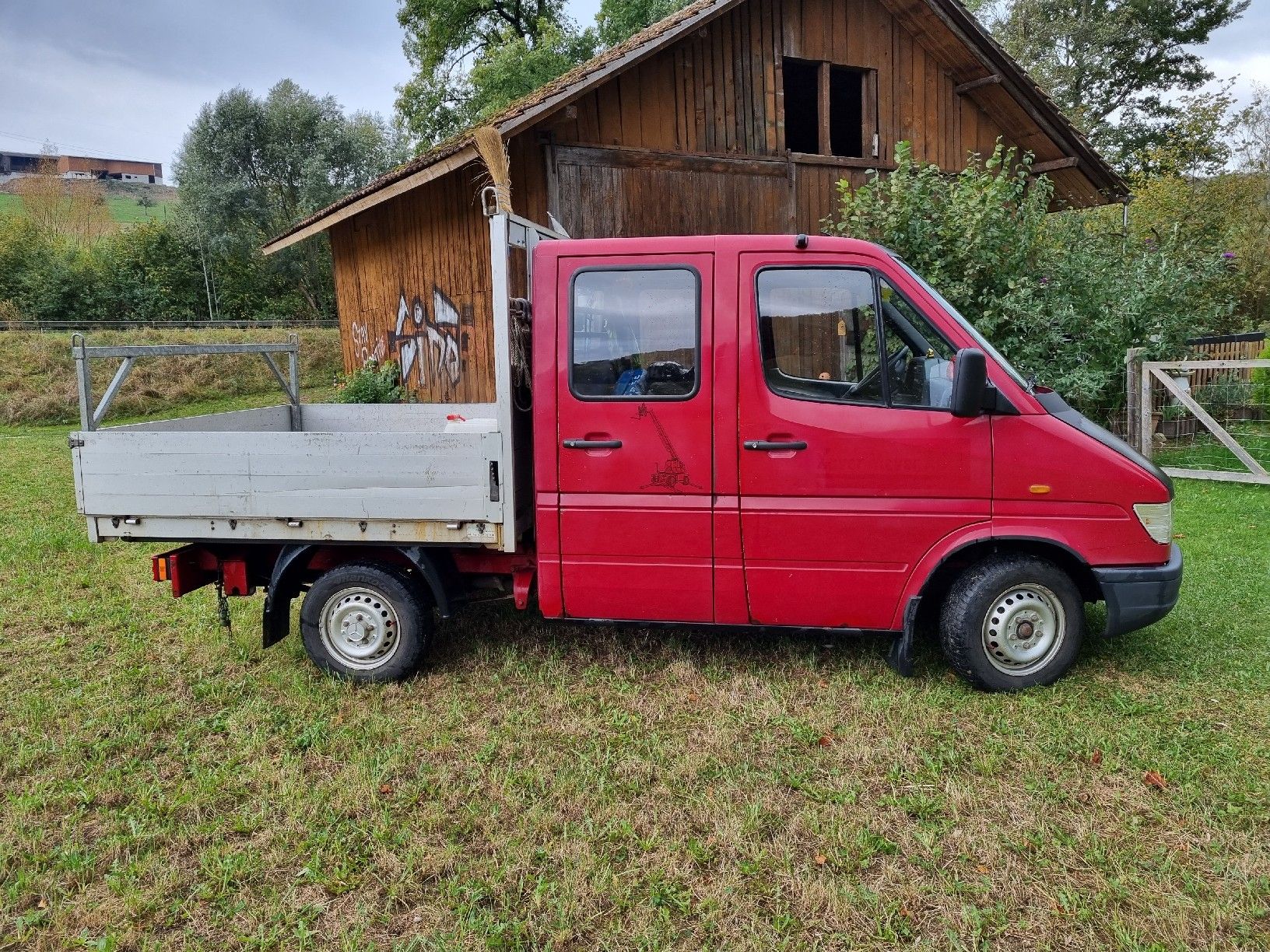 Mercedes-Benz Nutzfahrzeuge: Mercedes Benz 210 D – Gebraucht aus Ormalingen von  6