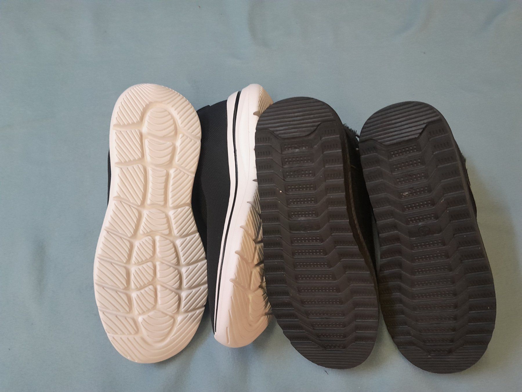 Scarpe da donna: 2 PAAR SCHUHE GRÖSSE 40 SCHWARZ NEU – Nuovo (secondo la descrizione) da Eggenwil venduto da wydl 2