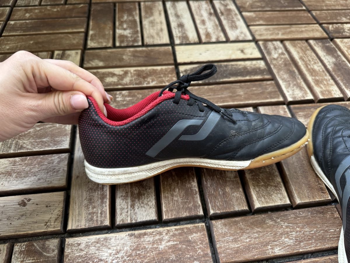 Scarpe per ragazzi: Fussballschuhe Pro Touch Gr. 35 /rot schwarz – Usato da Jona venduto da Good_luck_ 2