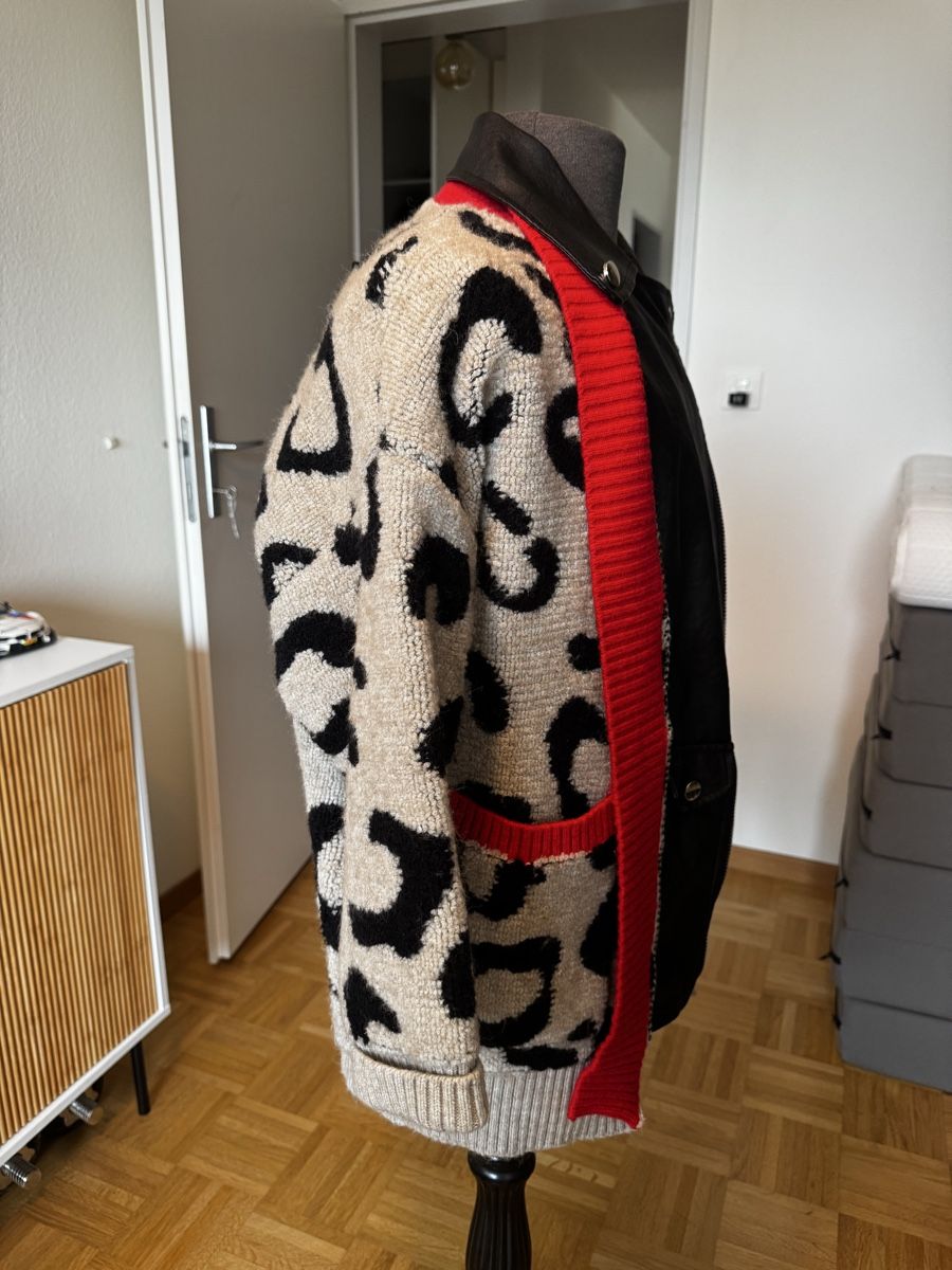 Giacche: Coole Designer Strickjacke mit Leder Gr. M - Hingucker! – Usato da Jona venduto da rob_kpp9 2
