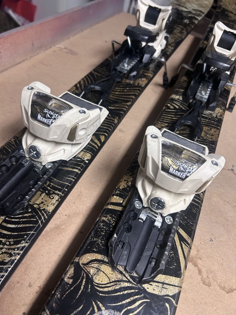 K2 Sci: K2 Kung Fujas Pro Model mit Marker Schizo Bindung – Usato da Huttwil venduto da Pascal1234 3