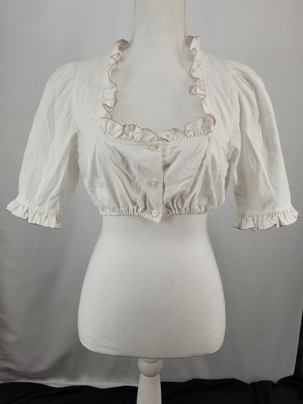 Tops: Petit top blanc coton – D'occasion à Lausanne par PlusValue_Lausanne