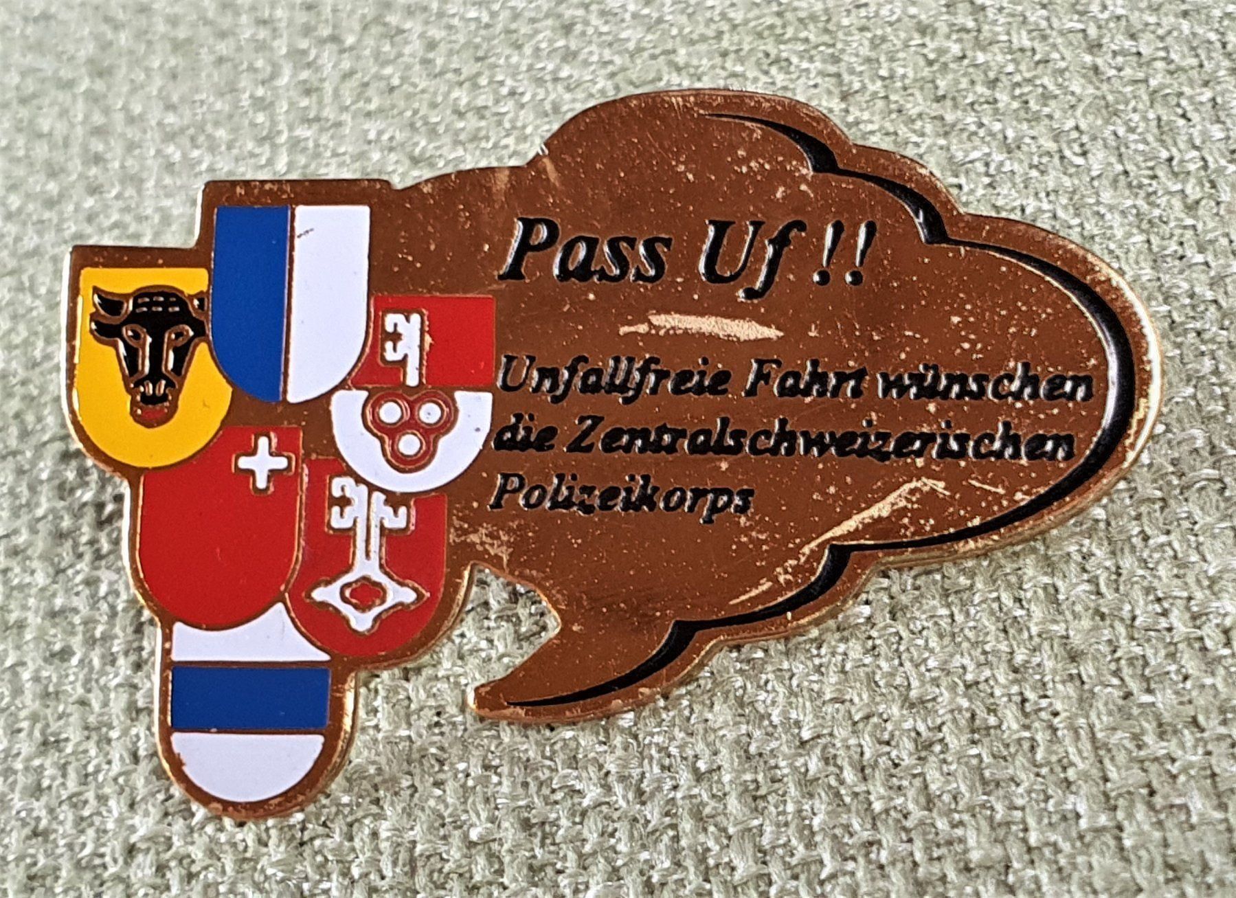 Spille & Fermagli: D693 - Pin Zentralschweizer Polizeikorps – Usato da Reinach BL venduto da Boston-Verkauf