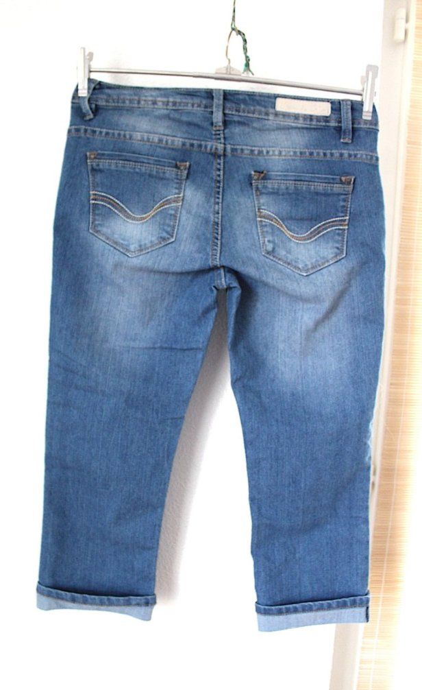 Jeans: 3/4 Jeans Damenhose . Gr. 29 – Usato da Locarno venduto da madame-tus-sauds 3