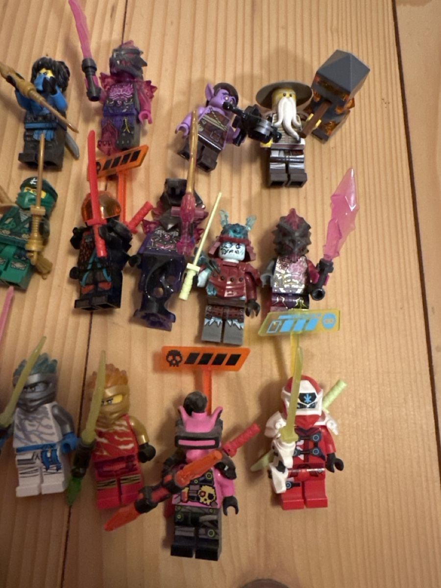 Lego Giocattoli: Lego Ninjago Figuren Set  gebraucht – Usato da Russikon venduto da Mimamimue 2