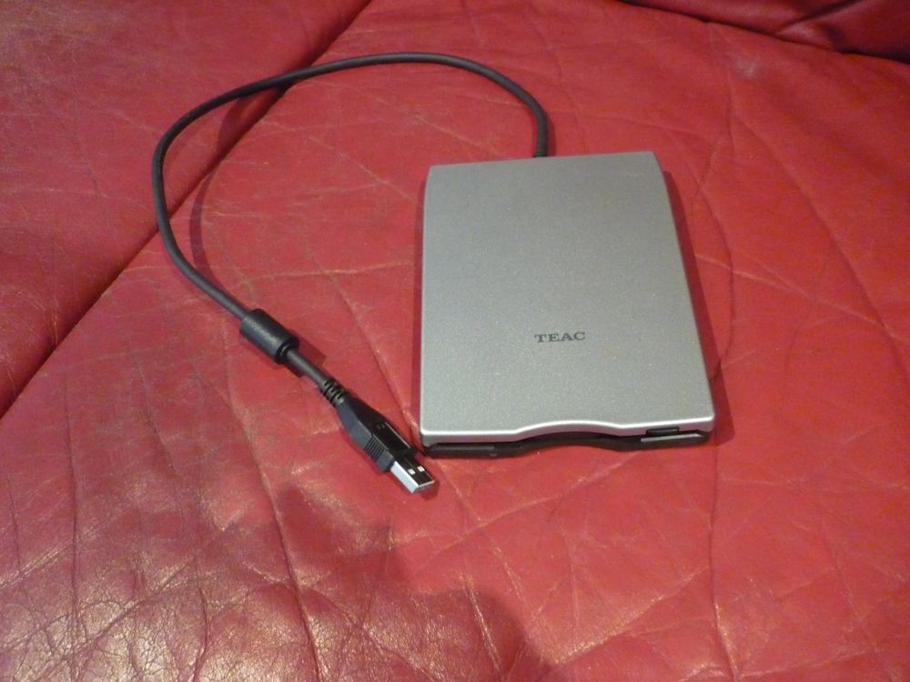 Teac FD 05 PUW external Floppy Disk Drive Unit Kaufen auf Ricardo