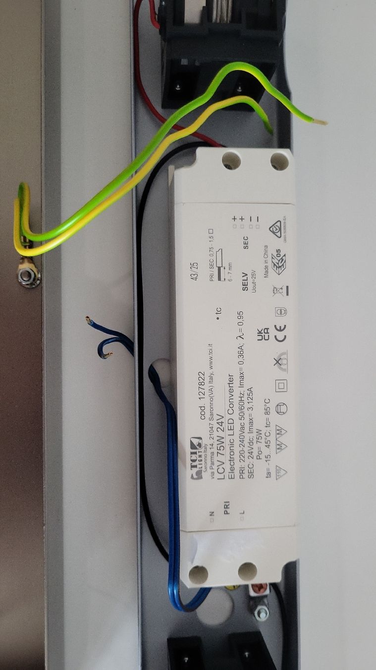 Lampade: Led Tischleuchte – Usato da Wallisellen venduto da Eugenio 2