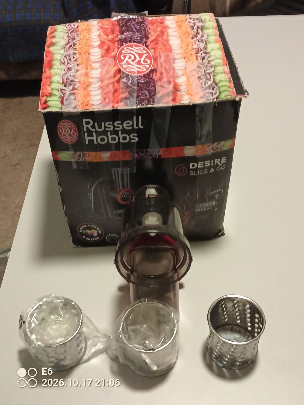 Russell Hobbs Elettrodomestici da cucina: Elektrische Gemüseraffelmaschine – Usato da Zürich venduto da Mitzi6 2