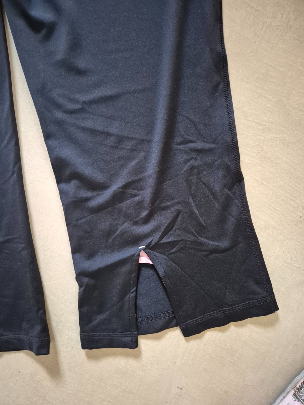 Pantalons: Sporthose Damen schwarz Grösse 46 – Neuf (Voir description) à Dietikon par grafad 2
