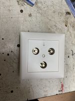 Woerz UP-Erdsteckdose EDIZIOdue 3 Stecker Potentialausgleich