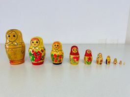 Matrjoschka "Babuschka" 10-teilig, guter Zustand
