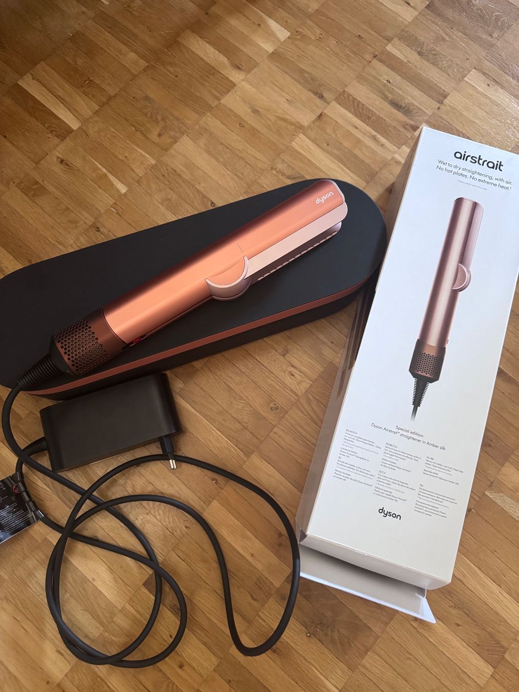 Dyson Asciugacapelli: Dyson Airstrait, neuwertig, Special Edition – Nuovo (secondo la descrizione) da Nürensdorf venduto da 2ND_STORY