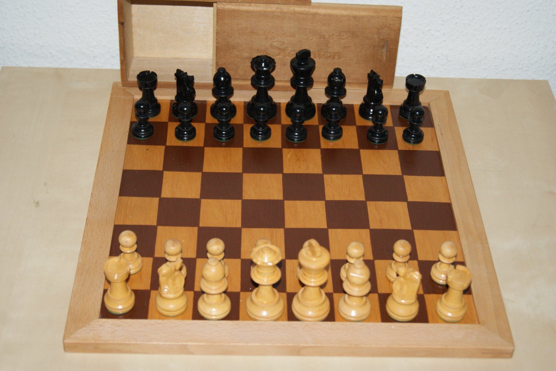 Giochi: Schach mit Staunton Figuren – Usato da Zürich venduto da Widi1