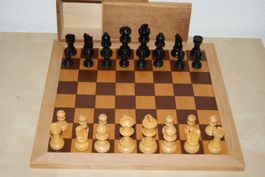 Schach mit Staunton Figuren