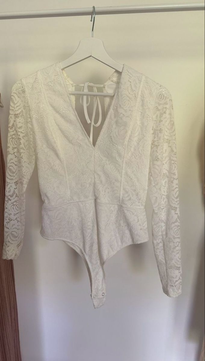 Na-kd Top: Spitzen-Body weiss von NA-KD – Nuovo (secondo la descrizione) da Meggen venduto da Carina5555