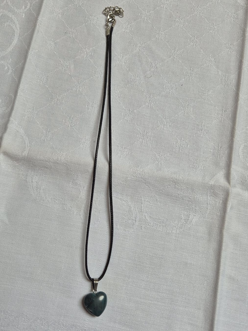 Altri gioielli: Halskette mit Stein Anhänger – Nuovo e nell'imballaggio originale da Höfen b. Thun venduto da enr_7xsd