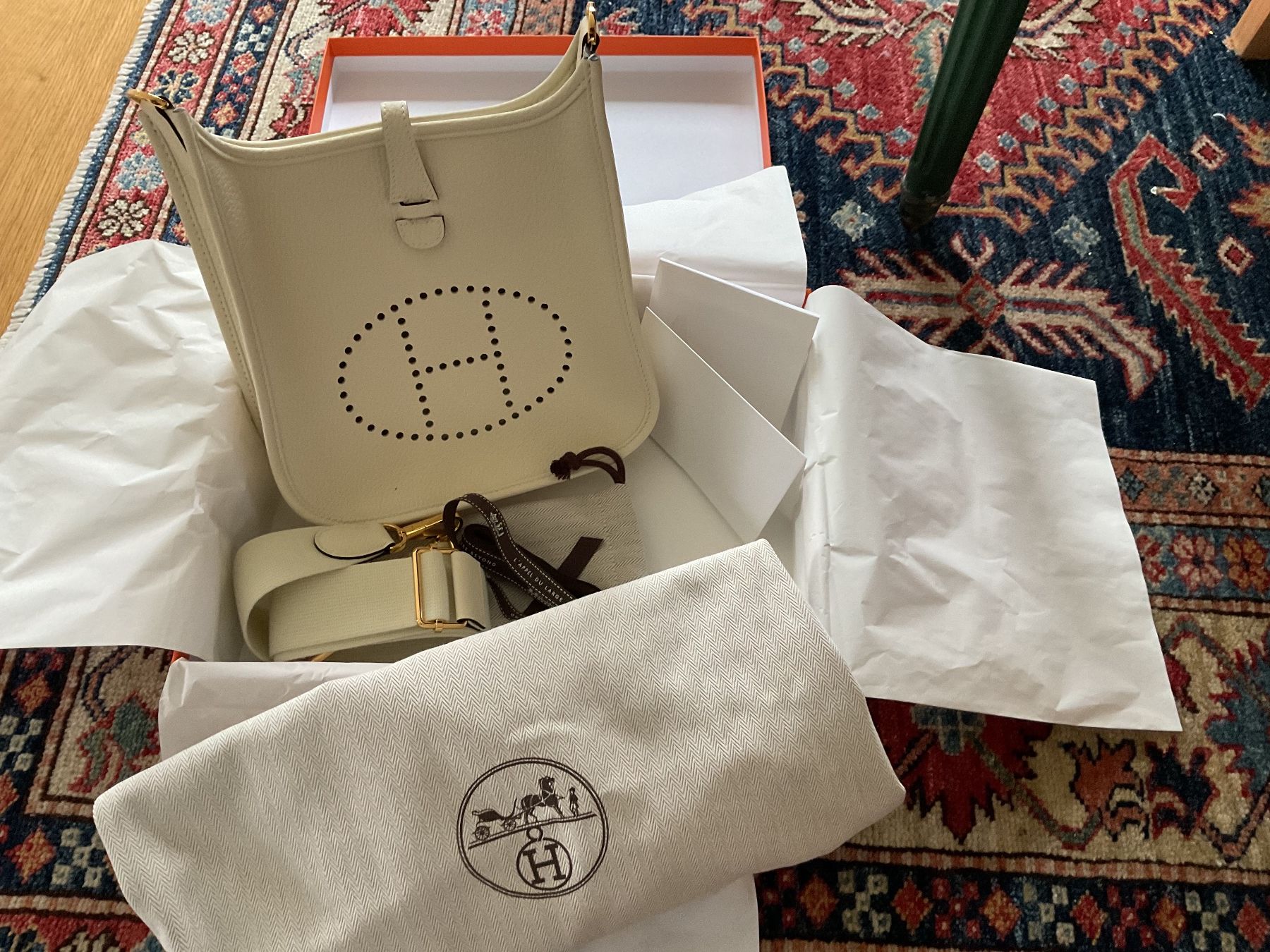 Hermès Borse da donna: Hermes Evelyne 23 Creme – Nuovo e nell'imballaggio originale da Meggen venduto da ros_bpm7