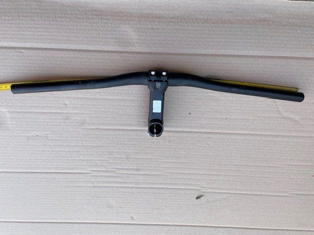 Pièces détachées: guidon vélo noir – D'occasion à Ursy par DK8