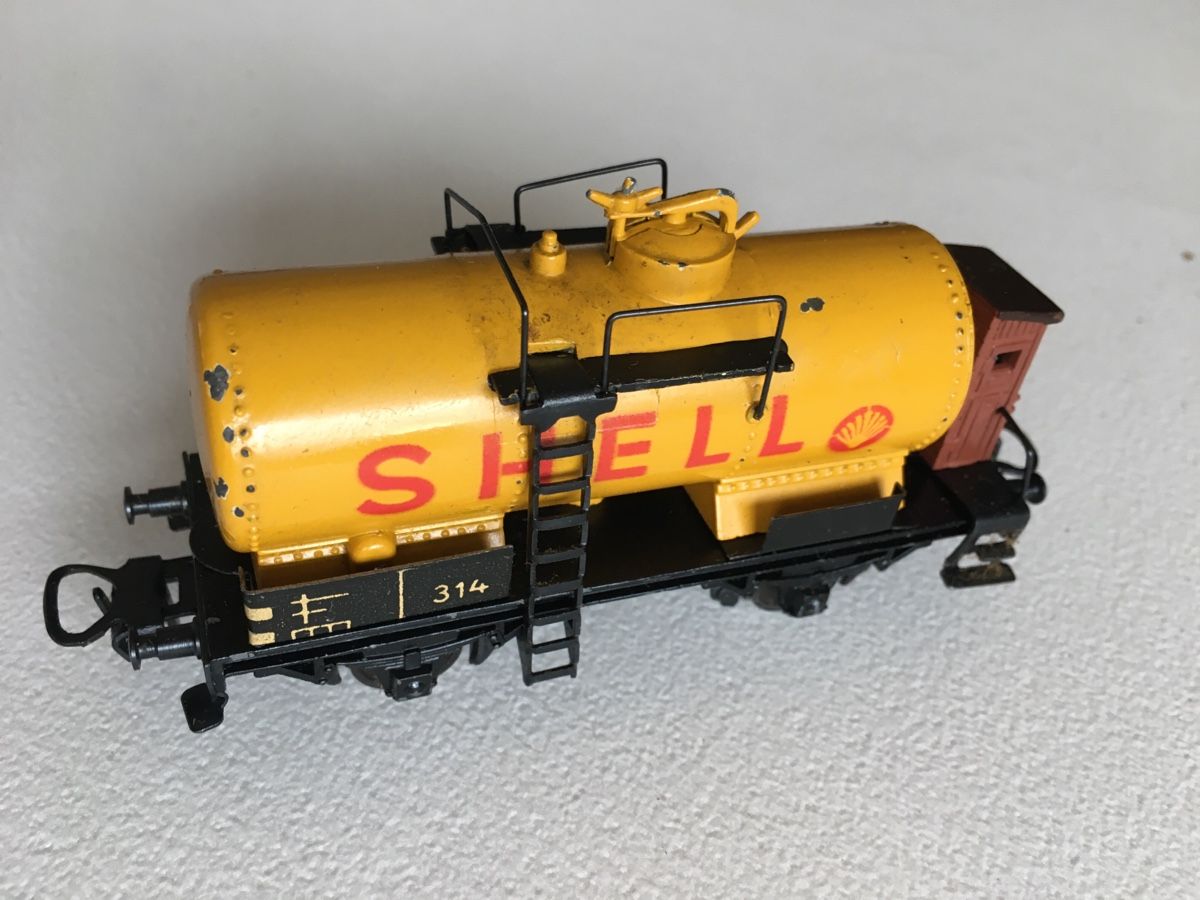 Märklin Modellini di ferrovie: Märklin Shell Kesselwagen 314 Guss – Usato da Grellingen venduto da Toyhamster 4