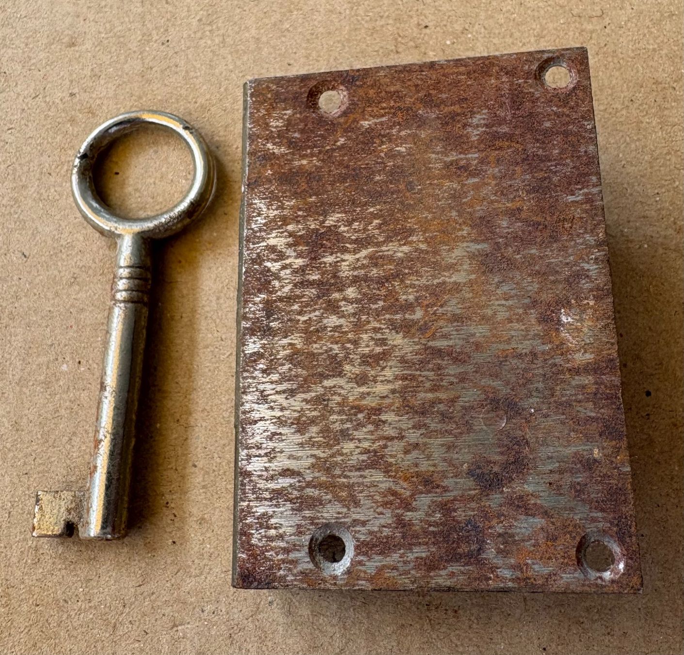 Cadenas: VINTAGE SCHLOSS MIT SCHLÜSSEL – D'occasion à Ostermundigen par wini63 1