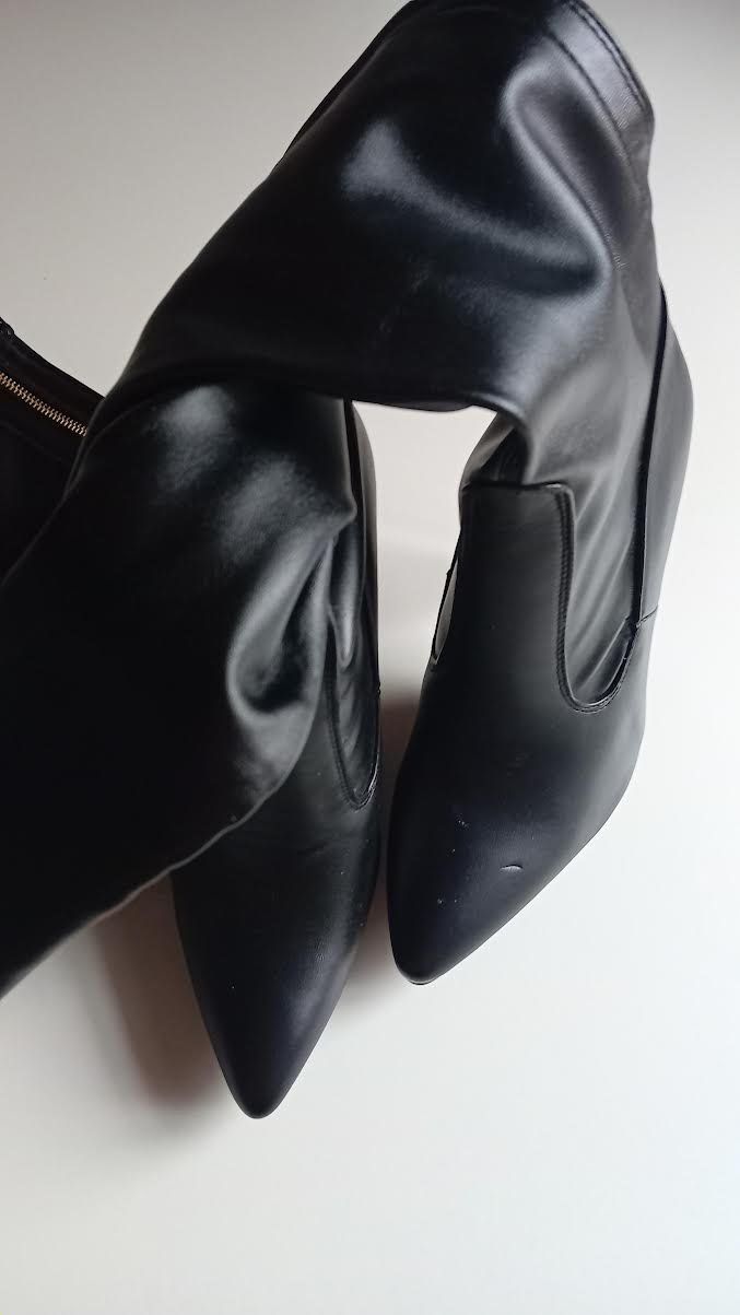 Scarpe da donna: Overknee Stiefel Schwarz Gr. 36 mit Gold – Usato da Salez venduto da Robe12 1