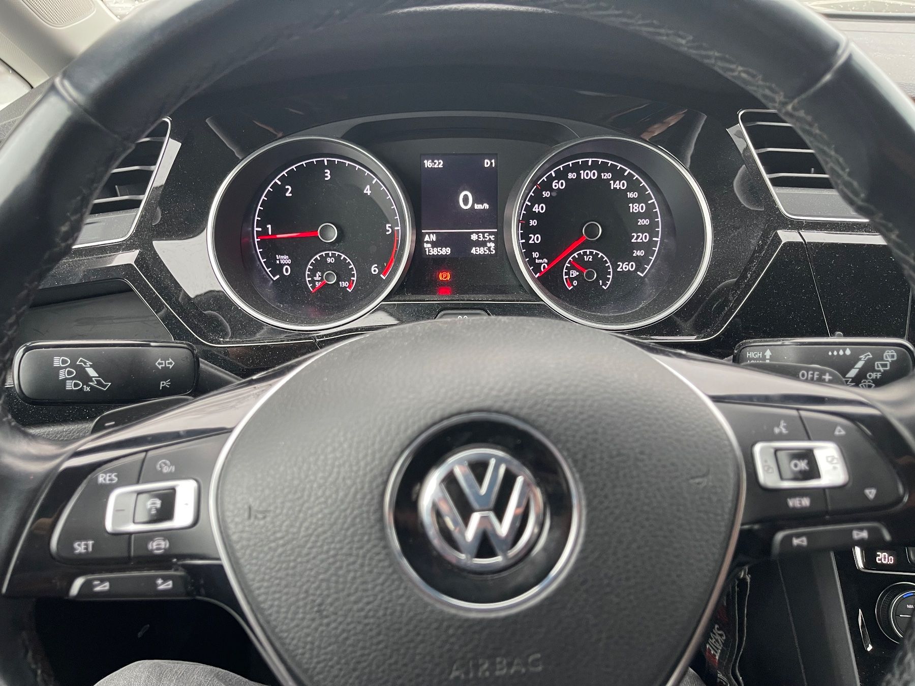 VW Autos: VW Touran 2.0 TDI DSG Comfortline – 2019 – Hellgrau Met. – Gebraucht aus Thun von Strangedog 5