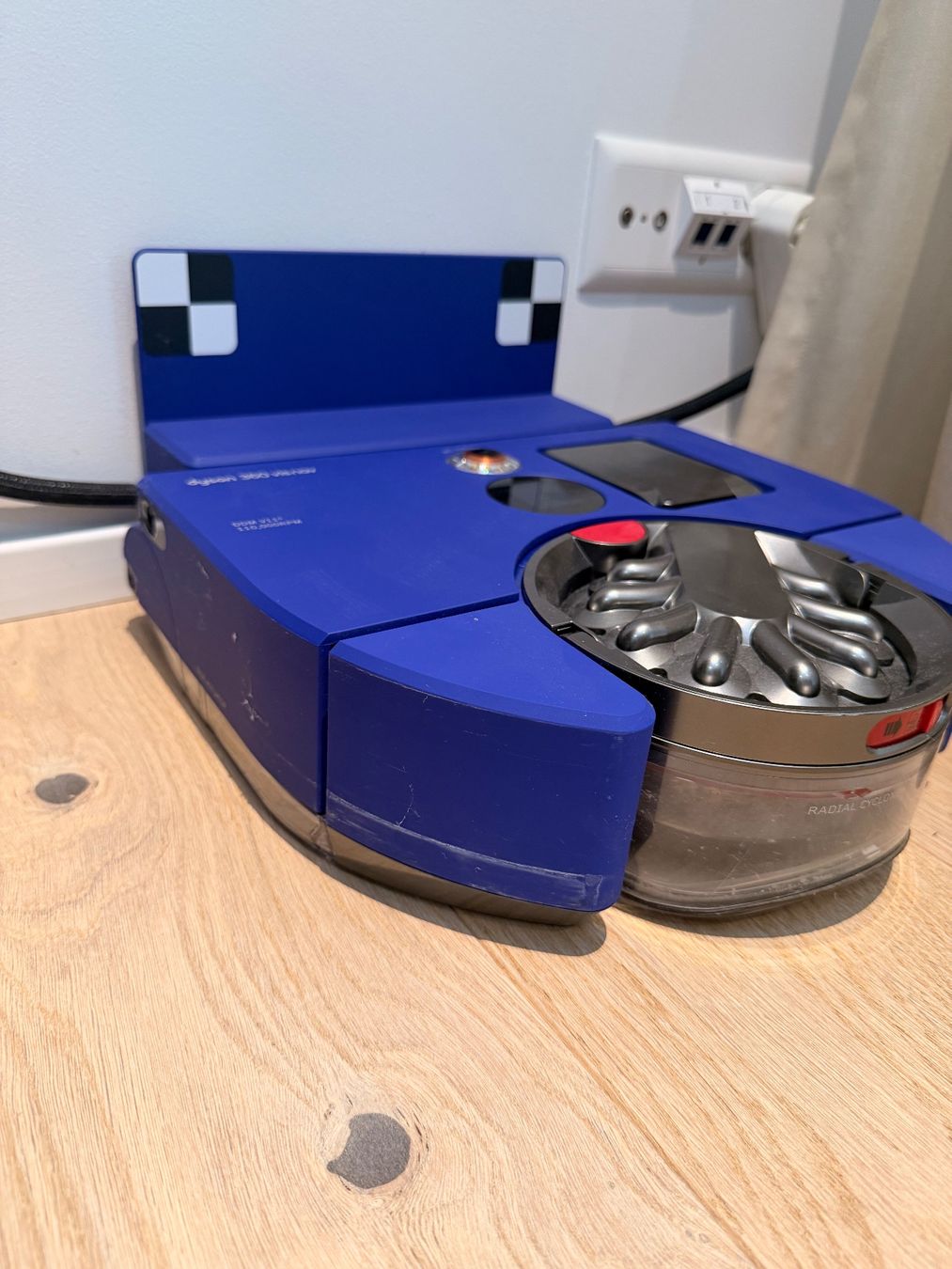 Dyson Aspirateurs & Accessoires: Dyson 360 Vis Nav Saugroboter - Top Zustand – D'occasion à Maur par borko21 2