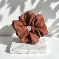XL Seiden-Scrunchie – Elegant & Sanft – Handmade – Neu!