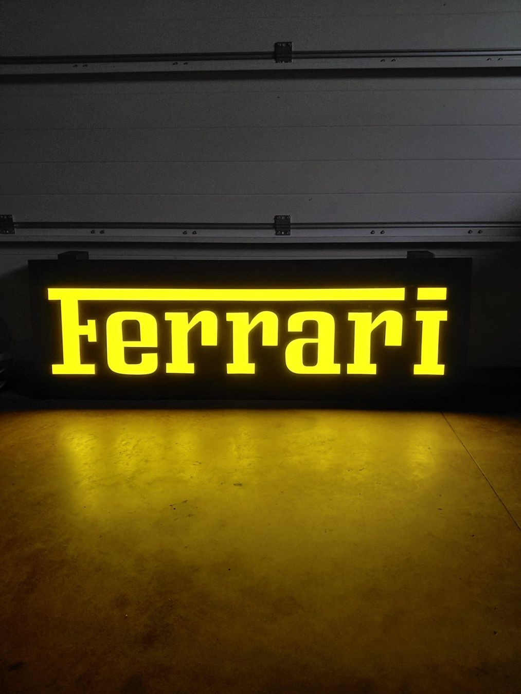 Ferrari Insegne: Insegna Ferrari – Usato da san giovanni teatino venduto da difulvioracing