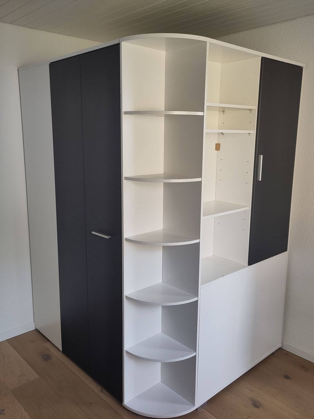 Conforama Armoires: Eck Schrank begehbar – D'occasion à Uetliburg SG par haemi01