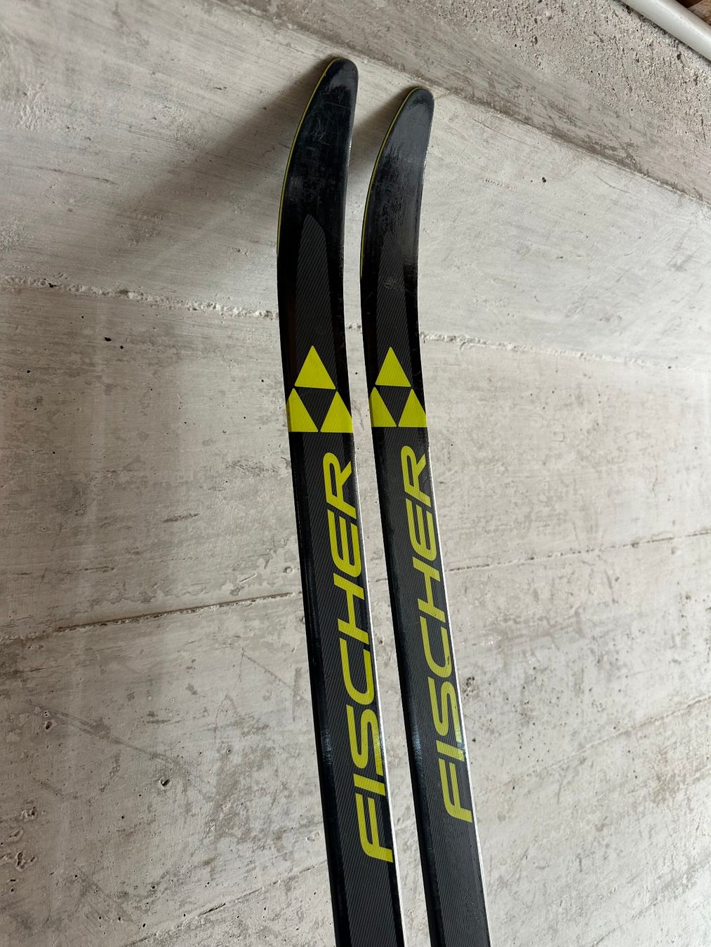 Fischer Skis: Fischer Klassisch Langlaufski 204CM – Gebraucht aus Emmenbrücke von karkarkar 1