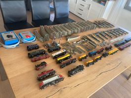 Riesige Märklin analoge HO Modelleisenbahn mit allem Zubehör
