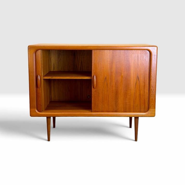 Cassettiere: Mid Century danish teak Sideboard DYRLUND – Usato da basel venduto da vintory.ch 2