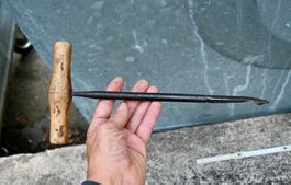 ANTIKER Handbohrer Länge 30cm HANDGESCHMIEDET punze HB