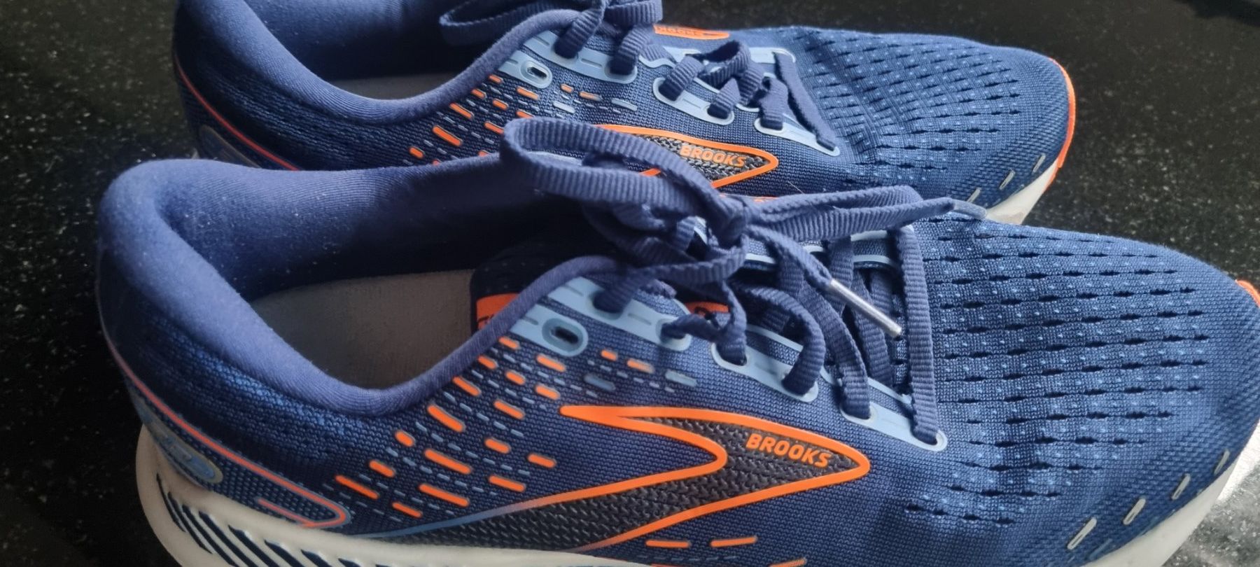 Brooks Herrenschuhe: Brooks Sportschuhe Gr.42 – Gebraucht aus Embrach von Valday