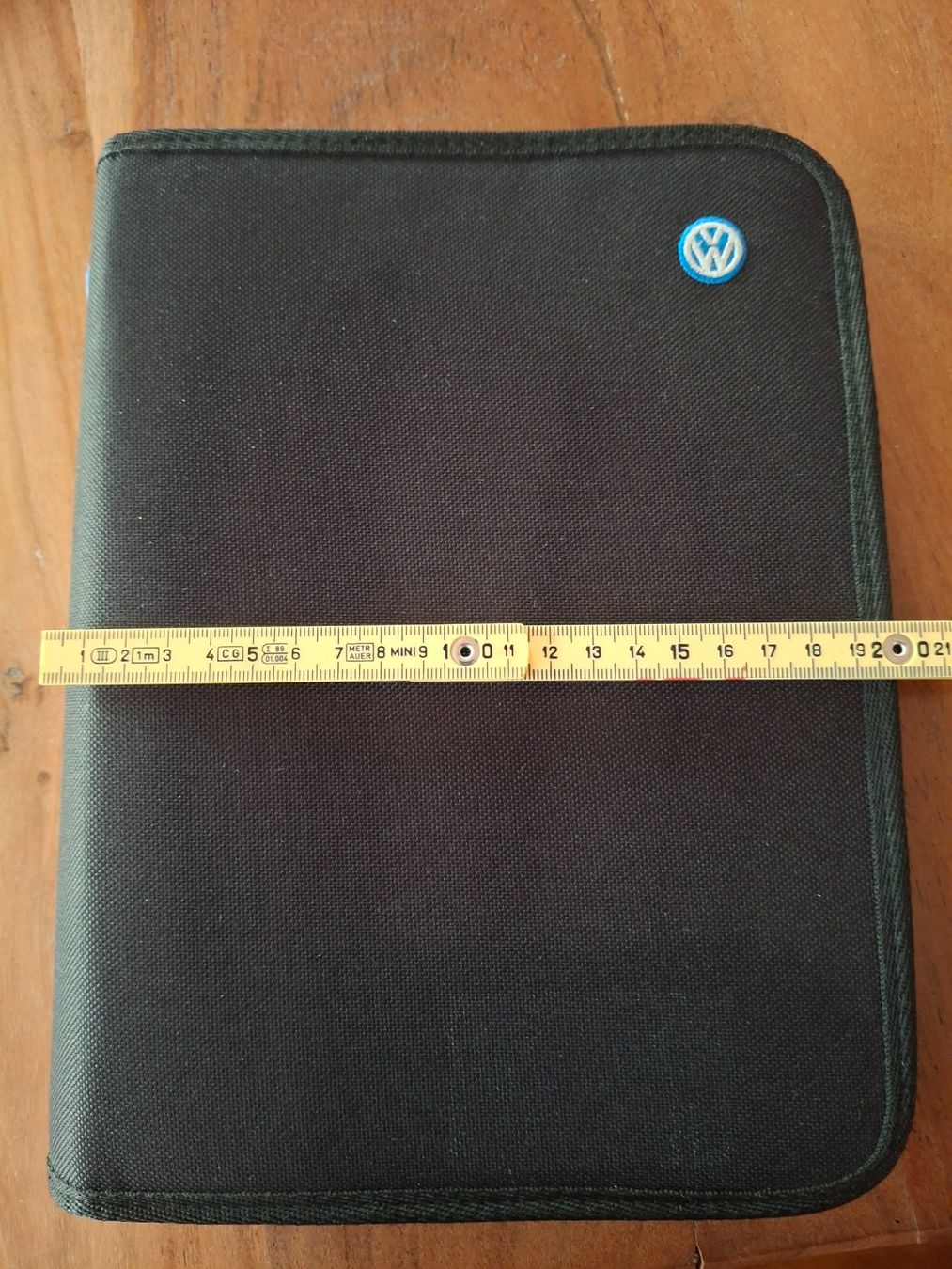 Koffer & Taschen: Volkswagen Etui mit Ringbuchfunktion und Fächern schwarz – Gebraucht aus Horriwil von TOKYONIGHTS 4