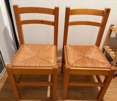 2 Stuehle Holz mit Rattan Sitz Esszimmerstuehle