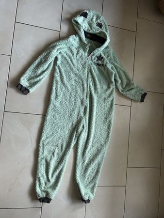 Combinaison pyjama avec capuche 146-152