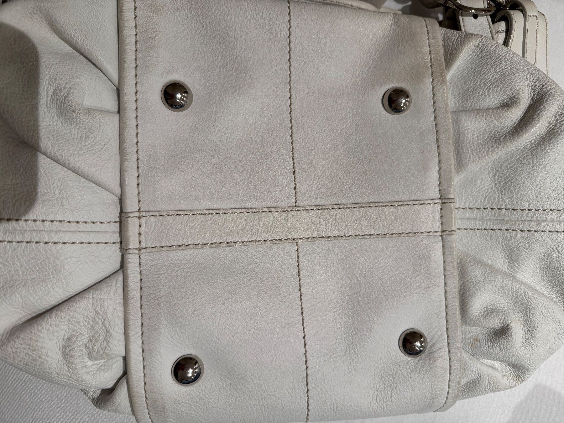 Tod'S Taschen für Damen: Tods Tasche Beutel Leder weiss – Gebraucht aus Richterswil von KAYLEIGH_77 7